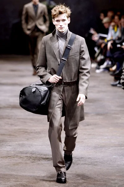 Look 19